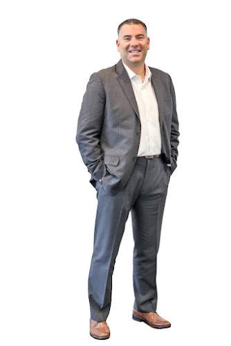 Derek Gomez | Real Estate Investment Sales