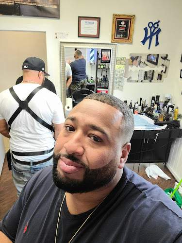 N-LESS CUTZ BARBERSHOP