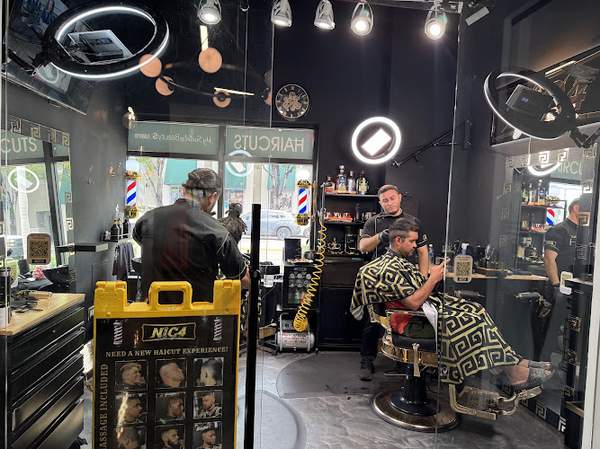 N1C4 Barber Studio, Barber Shop, Barberia, Midtown Miami. Scissor cuts.