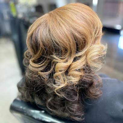 AlainaRay’s salon and barber lounge