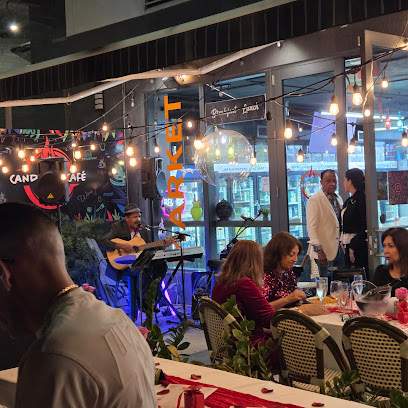 Candela y Café Market